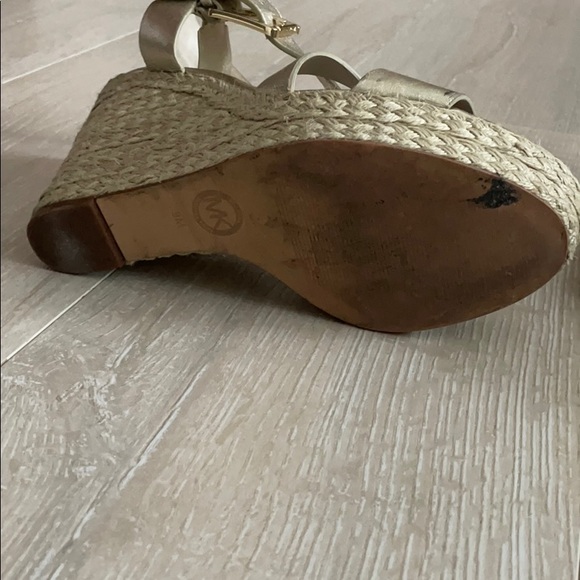 MICHAEL KORS Gold Metallic Wedge - Picture 5 of 6